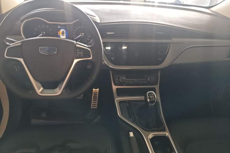 Used Geely Auto Emgrand GS 2018 Sport Edition 1.4T Manual LingShang Model Center Console