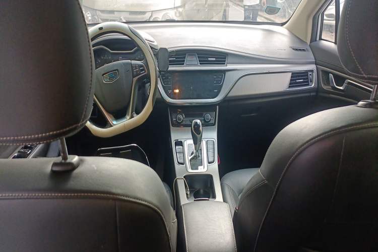 Used Geely Auto Emgrand GS 2018 Elegant Edition 1.8L Automatic LingShang Model Center Console