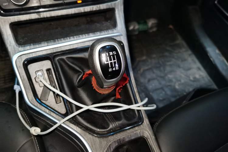 Used Geely Auto Emgrand GS 2018 Elegant Edition 1.8L Manual LingShang Model Gear Lever