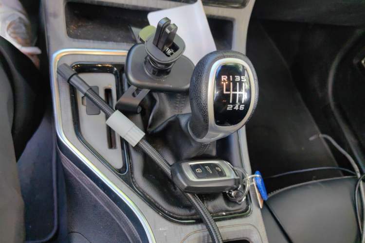 Used Geely Auto Emgrand GS 2018 Elegant Edition 1.8L Manual LingShang Model Gear Lever