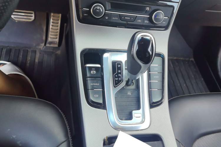 Used Geely Auto Emgrand GS 2018 Sport Edition 1.4T Automatic LingShang Model Gear Lever