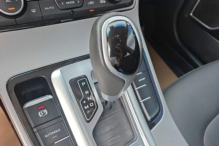 Used Geely Auto Emgrand GS 2018 Lingchao Edition 1.4T Automatic LingShang Smart Connectivity Model Gear Lever