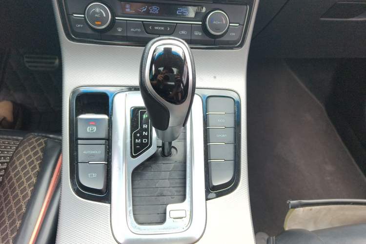 Used Geely Auto Emgrand GS 2018 Lingchao Edition 1.4T Automatic LingShang Smart Connectivity Model Gear Lever