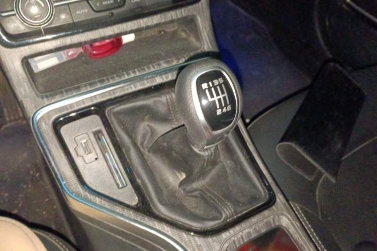Used Geely Auto Emgrand GS 2018 Elegant Edition 1.8L Manual LingShang Model Gear Lever