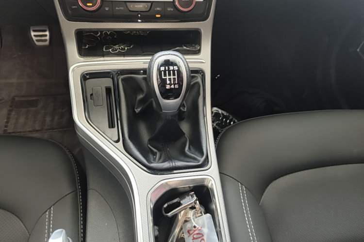 Used Geely Auto Emgrand GS 2018 Sport Edition 1.4T Manual LingShang Model Gear Lever