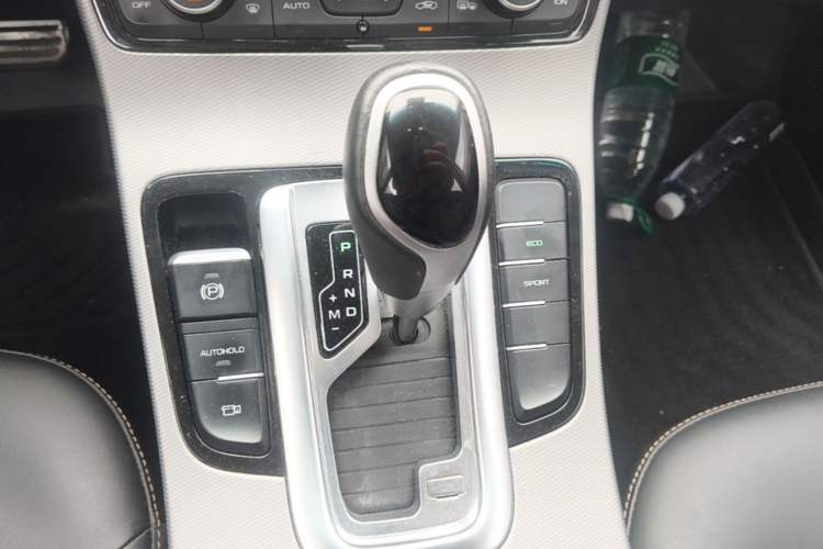 Used Geely Auto Emgrand GS 2018 Lingchao Edition 1.4T Automatic ZhenShang Smart Connectivity Model Gear Lever