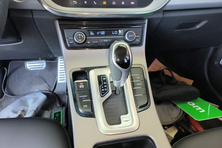 Used Geely Auto Emgrand GS 2018 Sport Edition 1.8L Automatic LingShang Model Gear Lever