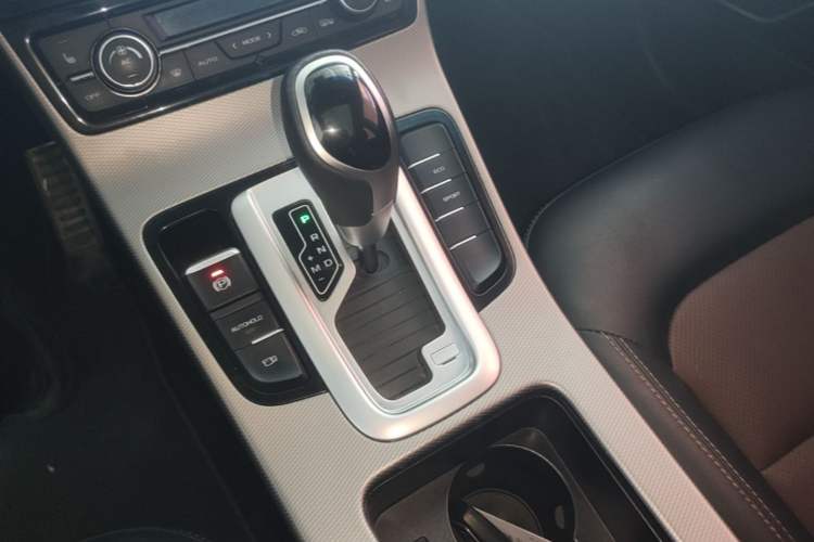 Used Geely Auto Emgrand GS 2018 Lingchao Edition 1.4T Automatic ZhenShang Smart Connectivity Model Gear Lever