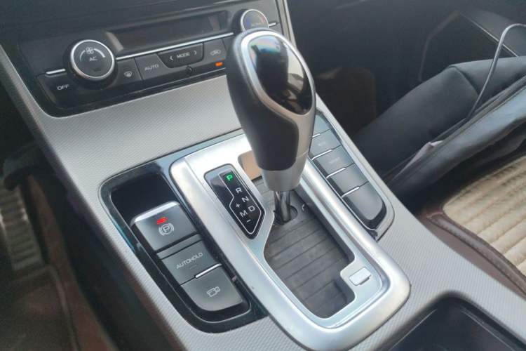 Used Geely Auto Emgrand GS 2018 Sport Edition 1.4T Automatic LingShang Model Gear Lever
