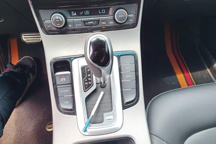 Used Geely Auto Emgrand GS 2018 Lingchao Edition 1.4T Automatic LingShang Smart Connectivity Model Gear Lever