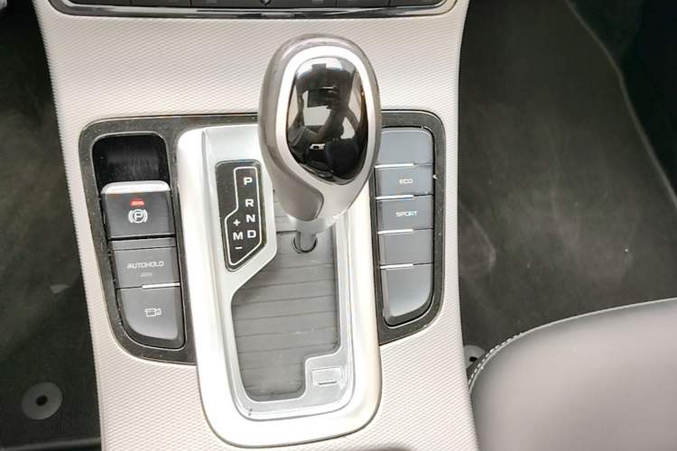 Used Geely Auto Emgrand GS 2018 Sport Edition 1.4T Automatic LingShang Model Gear Lever