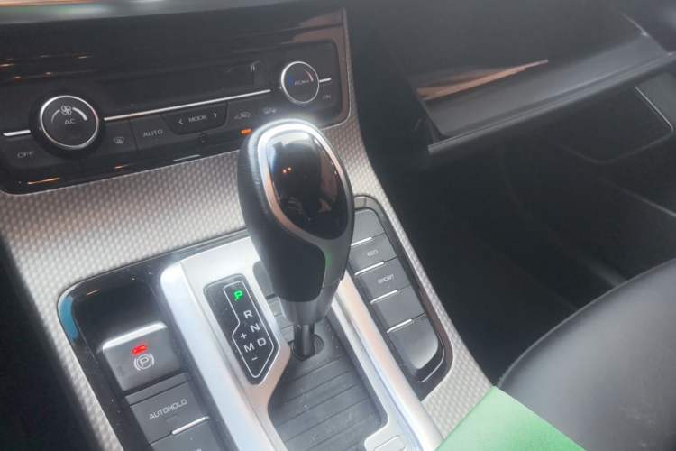 Used Geely Auto Emgrand GS 2018 Elegant Edition 1.8L Automatic LingShang Model Gear Lever