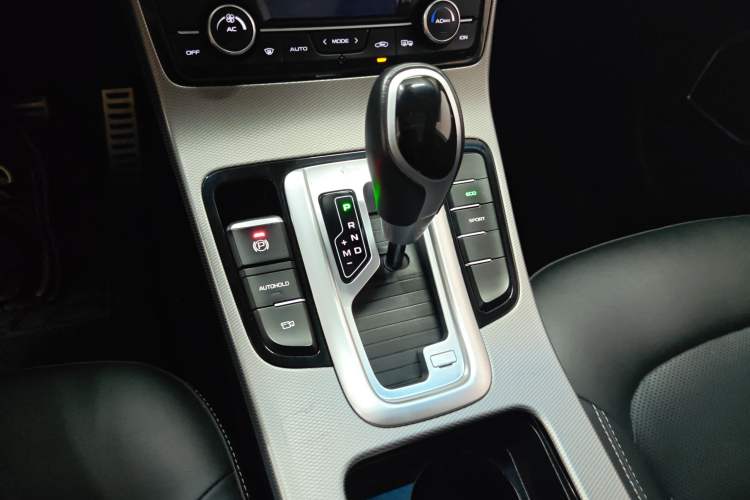 Used Geely Auto Emgrand GS 2018 Sport Edition 1.4T Automatic LingShang Model Gear Lever