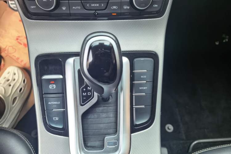 Used Geely Auto Emgrand GS 2018 Lingchao Edition 1.4T Automatic ZhenShang Smart Connectivity Model Gear Lever