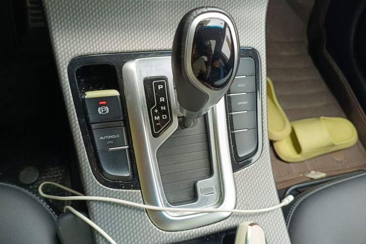Used Geely Auto Emgrand GS 2018 Sport Edition 1.8L Automatic LingShang Model Gear Lever