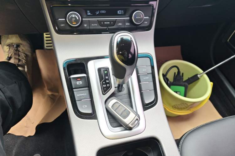 Used Geely Auto Emgrand GS 2018 Sport Edition 1.4T Automatic LingShang Model Gear Lever
