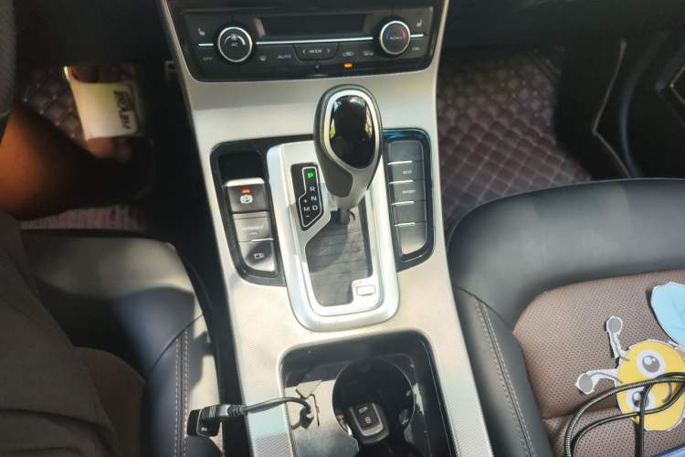 Used Geely Auto Emgrand GS 2018 Lingchao Edition 1.4T Automatic ZhenShang Smart Connectivity Model Gear Lever