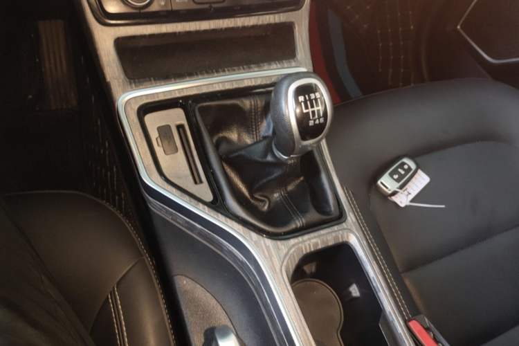 Used Geely Auto Emgrand GS 2018 Elegant Edition 1.8L Manual LingShang Model Gear Lever