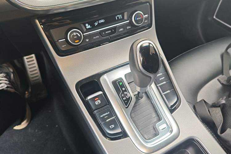 Used Geely Auto Emgrand GS 2018 Lingchao Edition 1.4T Automatic LingShang Smart Connectivity Model Gear Lever