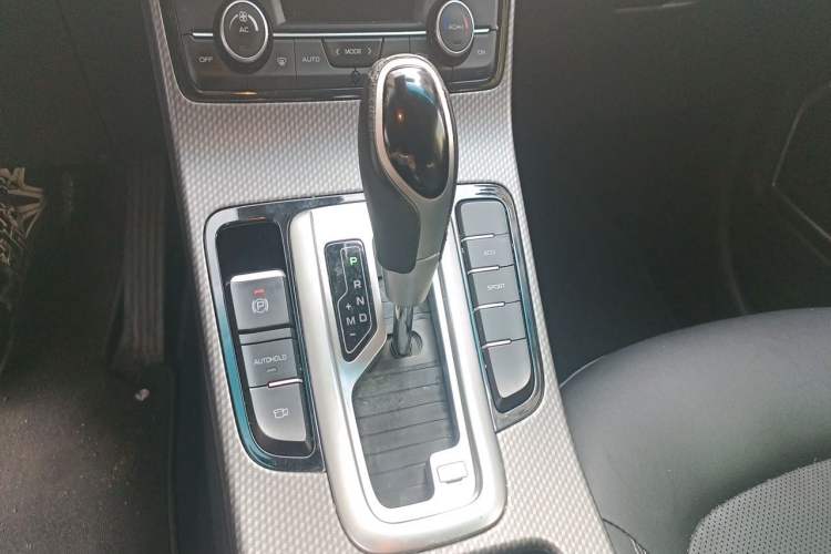 Used Geely Auto Emgrand GS 2018 Elegant Edition 1.8L Automatic LingShang Model Gear Lever
