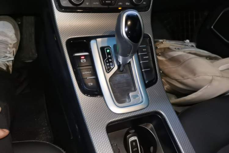 Used Geely Auto Emgrand GS 2018 Elegant Edition 1.8L Automatic LingShang Model Gear Lever