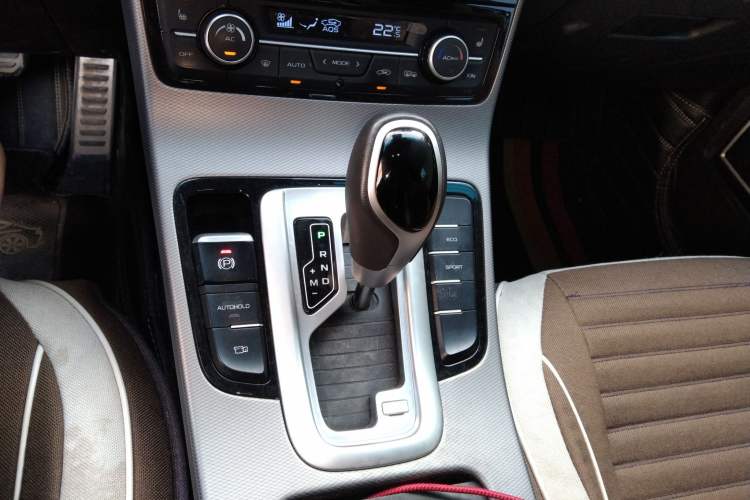 Used Geely Auto Emgrand GS 2018 Lingchao Edition 1.4T Automatic ZhenShang Smart Connectivity Model Gear Lever