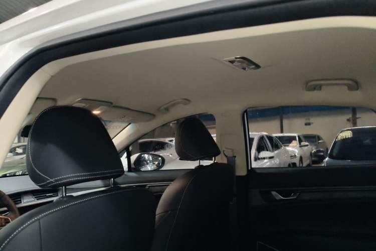 Used Geely Auto Emgrand GS 2018 Elegant Edition 1.8L Manual LingShang Model Headliner