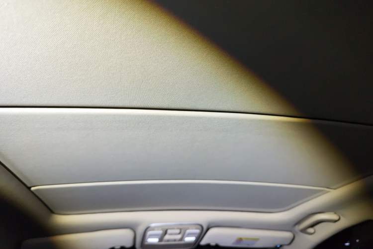 Used Geely Auto Emgrand GS 2018 Sport Edition 1.4T Automatic LingShang Model Headliner