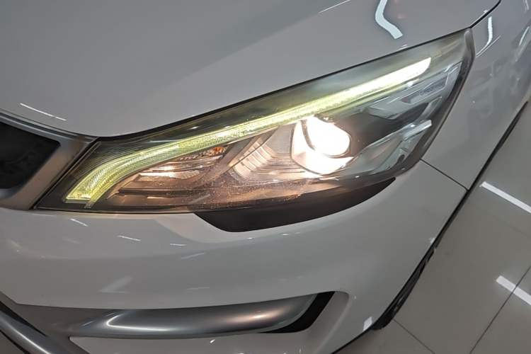 Used Geely Auto Emgrand GS 2018 Sport Edition 1.4T Automatic ZhenShang Model Left Front Headlight