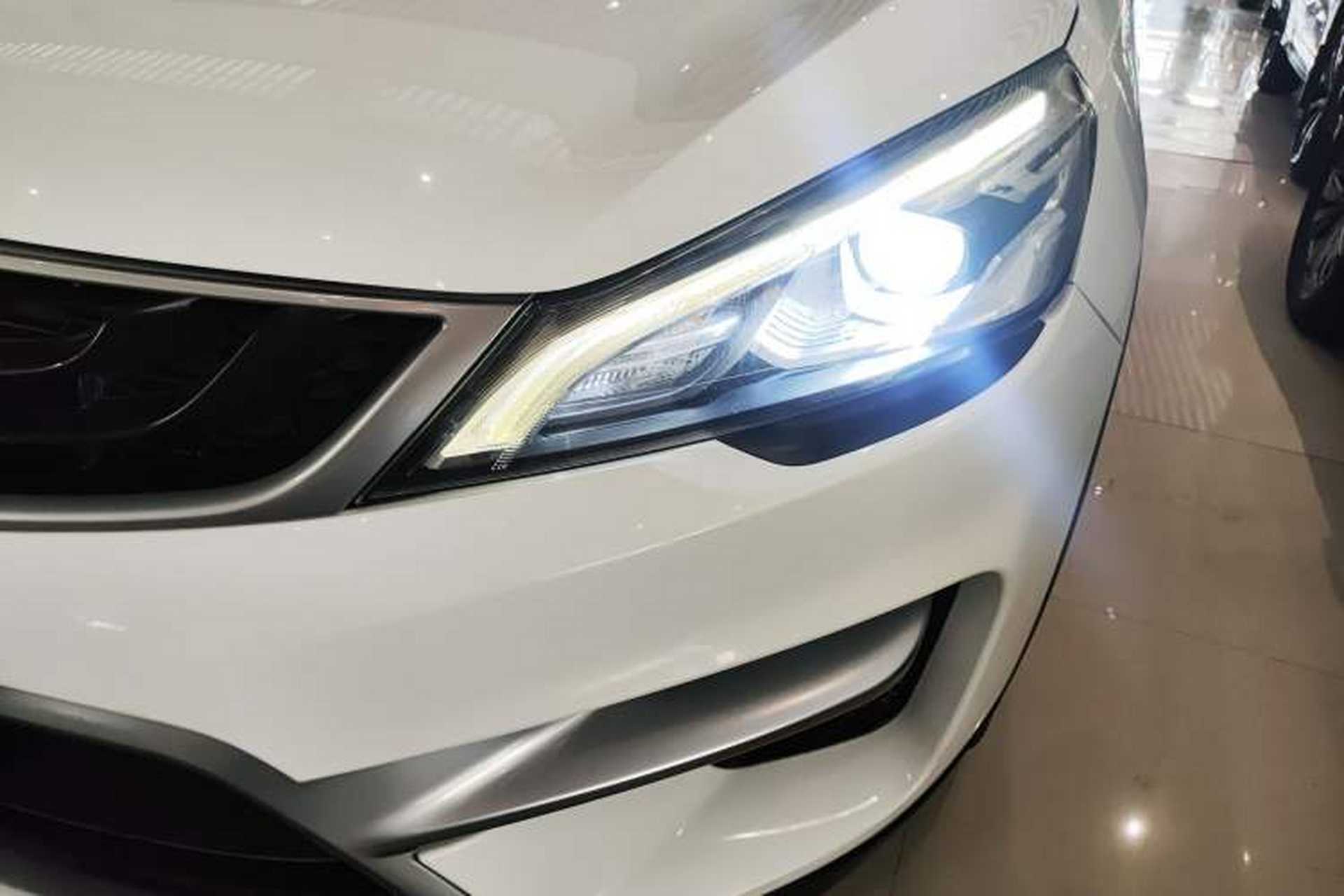 Used Geely Auto Emgrand GS 2018 Sport Edition 1.4T Automatic ZhenShang Model Left Front Headlight