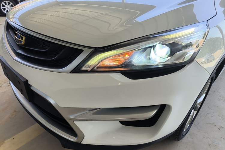 Used Geely Auto Emgrand GS 2018 Sport Edition 1.8L Automatic LingShang Model Left Front Headlight