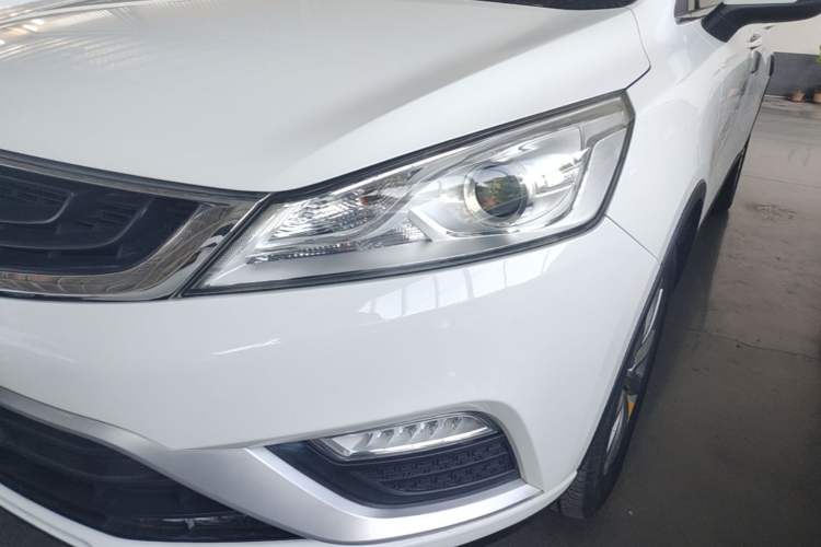 Used Geely Auto Emgrand GS 2018 Elegant Edition 1.8L Manual LingShang Model Left Front Headlight