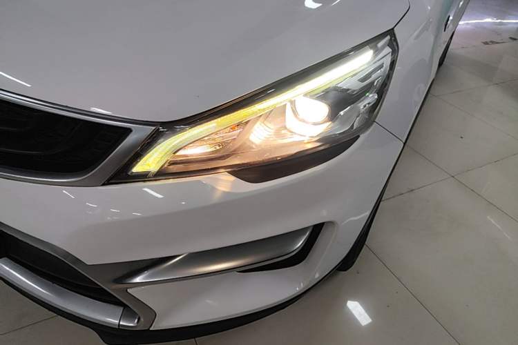 Used Geely Auto Emgrand GS 2018 Sport Edition 1.4T Automatic LingShang Model Left Front Headlight