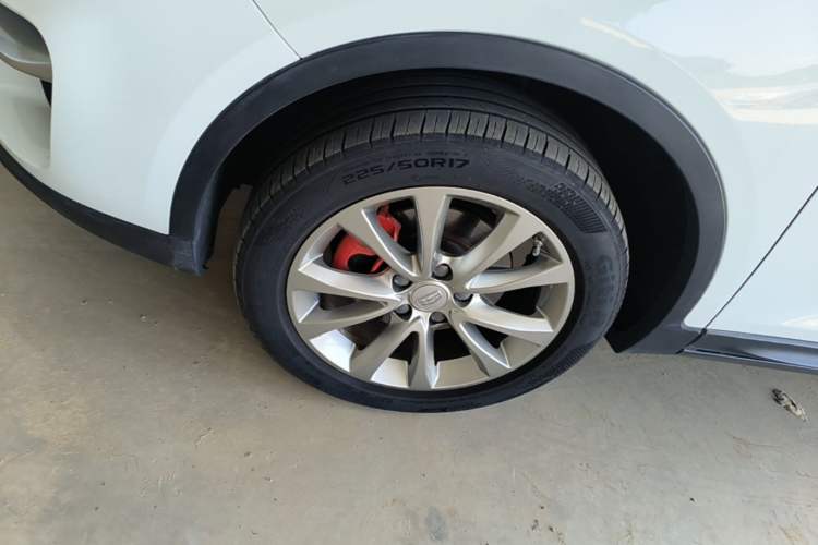 Used Geely Auto Emgrand GS 2018 Sport Edition 1.8L Automatic LingShang Model Left Front Wheel Hub