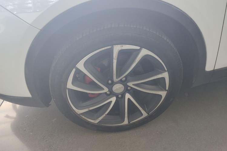 Used Geely Auto Emgrand GS 2018 Lingchao Edition 1.4T Automatic ZhenShang Smart Connectivity Model Left Front Wheel Hub