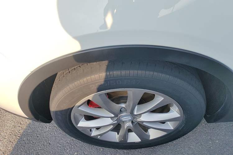 Used Geely Auto Emgrand GS 2018 Sport Edition 1.4T Automatic LingShang Model Left Front Wheel Hub