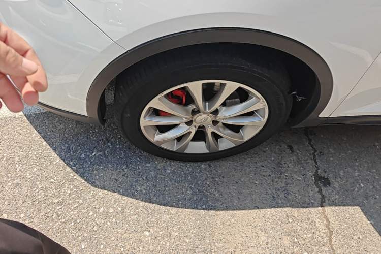 Used Geely Auto Emgrand GS 2018 Sport Edition 1.4T Automatic LingShang Model Left Front Wheel Hub