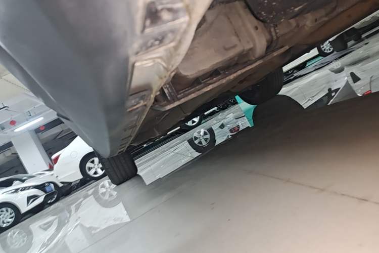 Used Geely Auto Emgrand GS 2018 Sport Edition 1.4T Automatic ZhenShang Model Left Side Sill