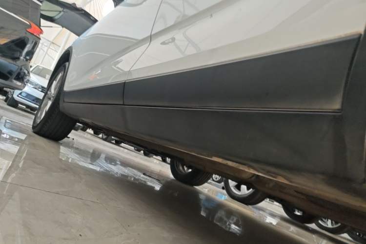 Used Geely Auto Emgrand GS 2018 Elegant Edition 1.8L Automatic LingShang Model Left Side Sill
