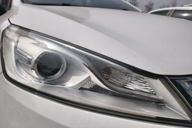 Used Geely Auto Emgrand GS 2018 Elegant Edition 1.8L Manual LingShang Model Right Front Headlight