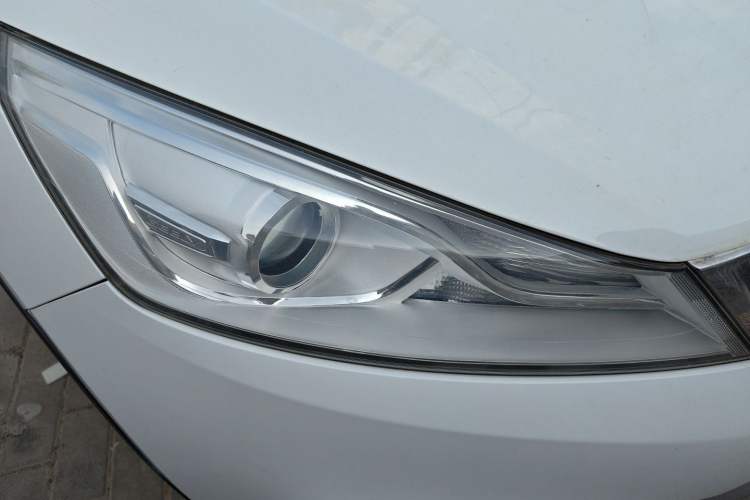 Used Geely Auto Emgrand GS 2018 Elegant Edition 1.8L Manual LingShang Model Right Front Headlight