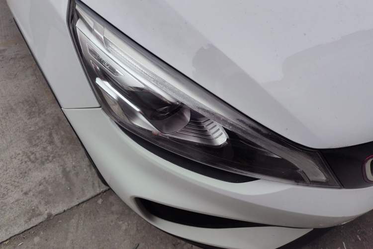 Used Geely Auto Emgrand GS 2018 Lingchao Edition 1.4T Automatic ZhenShang Smart Connectivity Model Right Front Headlight
