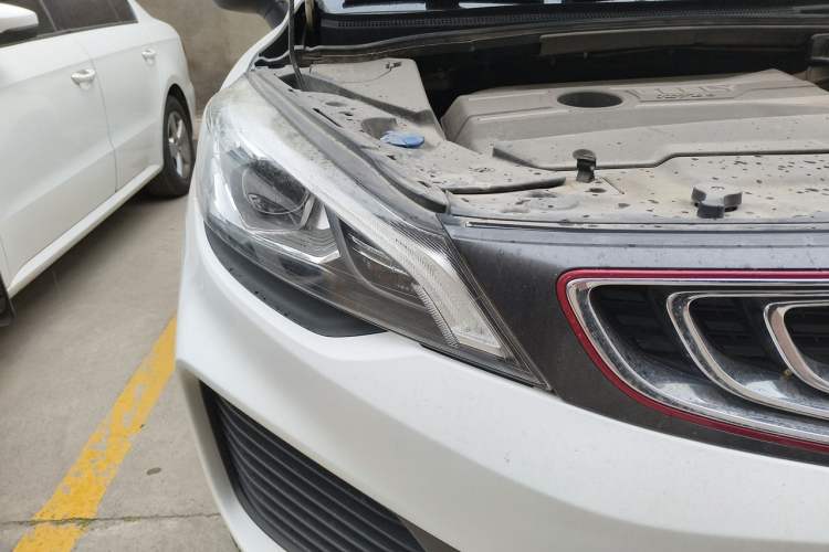 Used Geely Auto Emgrand GS 2018 Lingchao Edition 1.4T Automatic ZhenShang Smart Connectivity Model Right Front Headlight