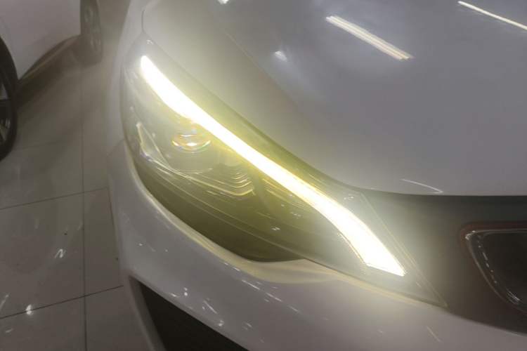 Used Geely Auto Emgrand GS 2018 Lingchao Edition 1.4T Automatic LingShang Smart Connectivity Model Right Front Headlight