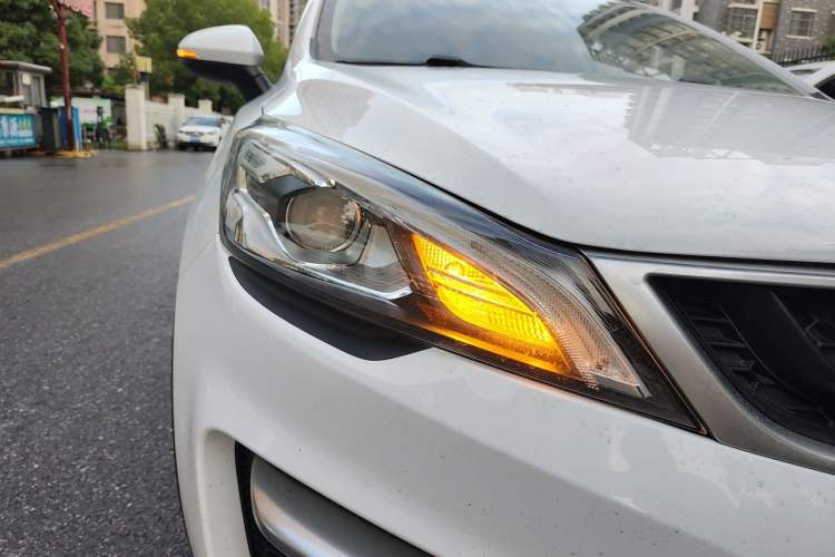 Used Geely Auto Emgrand GS 2018 Sport Edition 1.4T Automatic LingShang Model Right Front Headlight