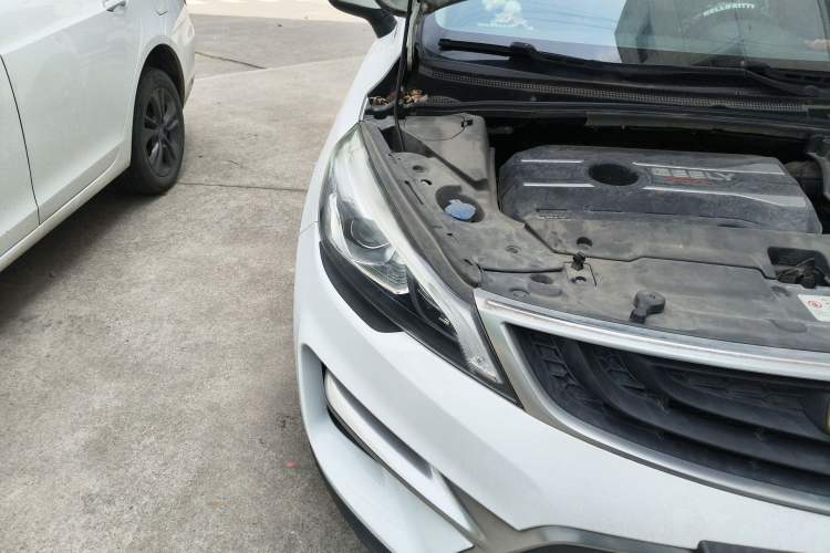 Used Geely Auto Emgrand GS 2018 Sport Edition 1.4T Automatic LingShang Model Right Front Headlight