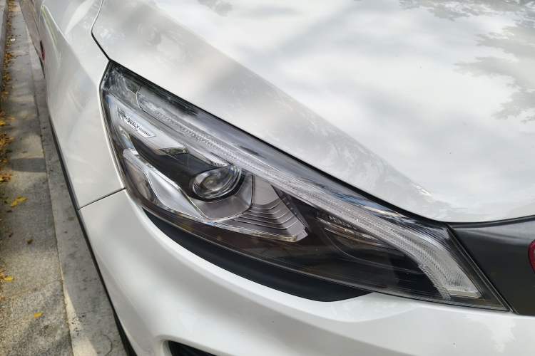 Used Geely Auto Emgrand GS 2018 Lingchao Edition 1.4T Automatic LingShang Smart Connectivity Model Right Front Headlight