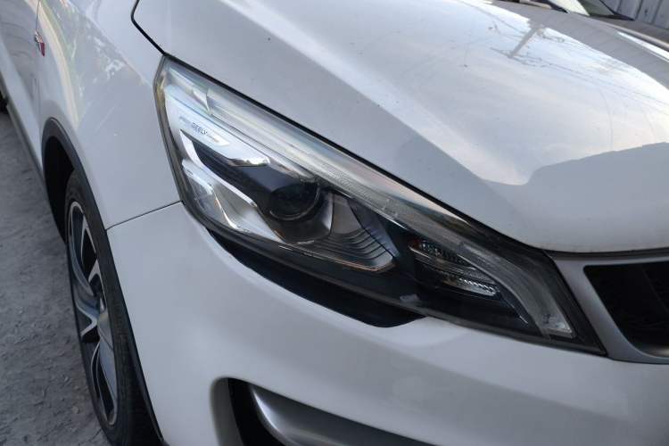 Used Geely Auto Emgrand GS 2018 Sport Edition 1.4T Automatic ZhenShang Model Right Front Headlight