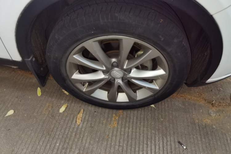 Used Geely Auto Emgrand GS 2018 Elegant Edition 1.8L Manual LingShang Model Right Front Wheel Hub
