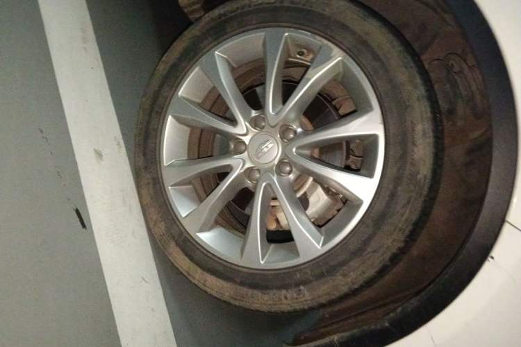 Used Geely Auto Emgrand GS 2018 Elegant Edition 1.8L Manual LingShang Model Right Front Wheel Hub